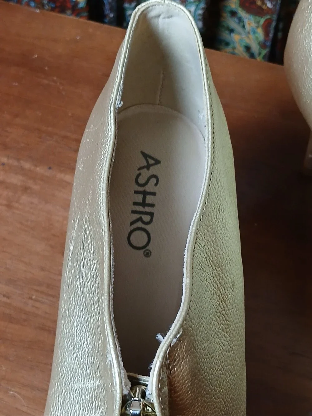 ASHRO Gold Metallic Pointed Toe Zip Front Kitten Heeled Bootie Pump Size 8.5M